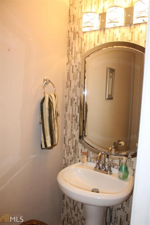 1588 April Ln, Morrow, GA 30260 photo 5