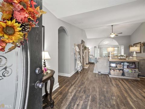 367 Embassy Dr, Winder, GA 30680 photo 3