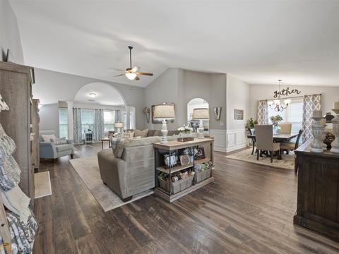 367 Embassy Dr, Winder, GA 30680 photo 5