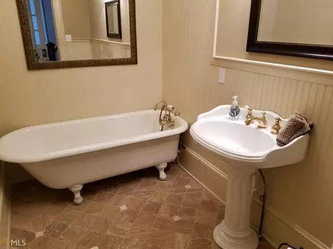 85 N Center St, Winder, GA 30680 photo 25