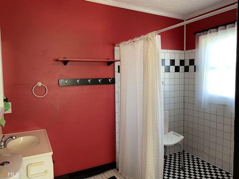 105 Bowden St, Commerce, GA 30529 photo 17