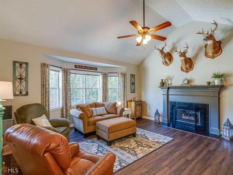 595 Robin Rd, Covington, GA 30016 photo 4