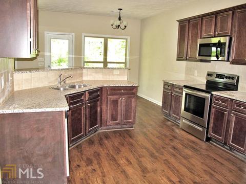 305 Perimeter Dr, Lagrange, GA 30241 photo 3