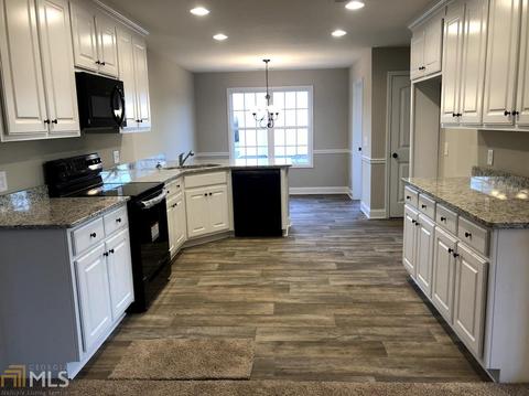 1672 Bismarck Cir, Winder, GA 30680 photo 4