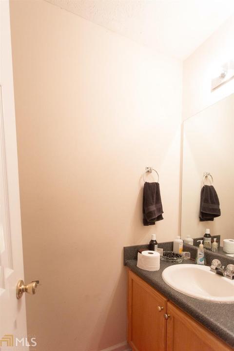 220 Fairclift Dr, Covington, GA 30016 photo 3