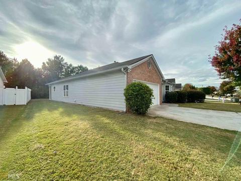 230 Lakeside Pt, Covington, GA 30016 photo 4
