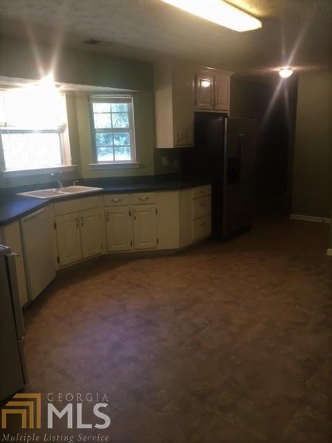 290 Five Oaks Dr, Covington, GA 30014 photo 4