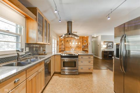 2852 Dresden Way, Chamblee, GA 30341 photo 11