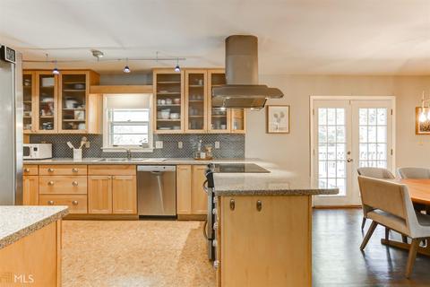 2852 Dresden Way, Chamblee, GA 30341 photo 12