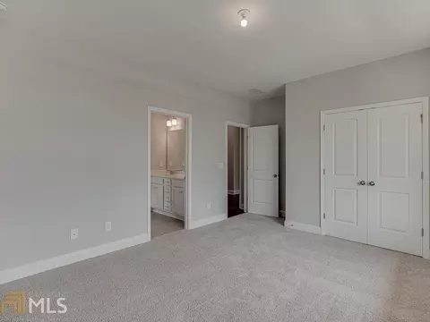 4370 Thacker Ln, Suwanee, GA 30024 photo 8
