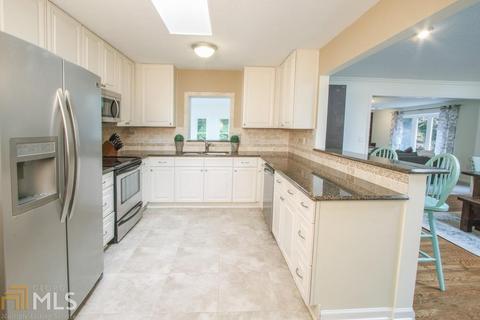 1946 Plantation Ln, Chamblee, GA 30341 photo 4