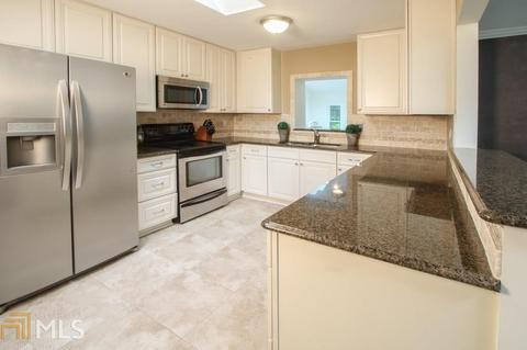 1946 Plantation Ln, Chamblee, GA 30341 photo 3