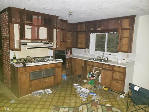 5992 Phillips Dr, Morrow, GA 30260 photo 13