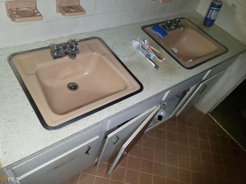 5992 Phillips Dr, Morrow, GA 30260 photo 18