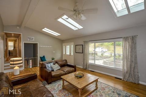 2106 Plantation Ln, Chamblee, GA 30341 photo 4