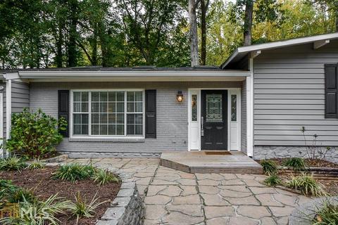 2106 Plantation Ln, Chamblee, GA 30341 photo 2
