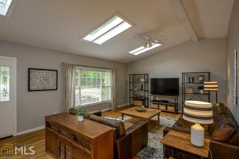 2106 Plantation Ln, Chamblee, GA 30341 photo 6