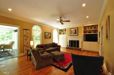 210 Ashford Cir, Lagrange, GA 30240 photo 2