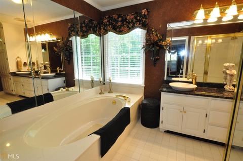 210 Ashford Cir, Lagrange, GA 30240 photo 13