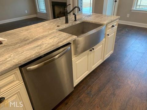 305 Kendall Ct, Perry, GA 31069 photo 5