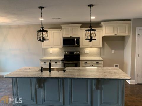 305 Kendall Ct, Perry, GA 31069 photo 2