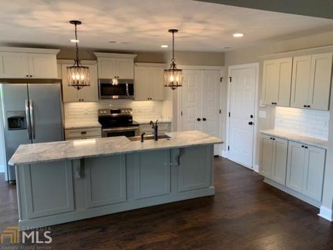 303 Kendall Ct, Perry, GA 31069 photo 2