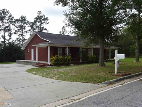 603 E James St, Claxton, GA 30417 photo 1