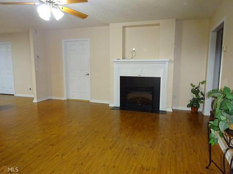 603 E James St, Claxton, GA 30417 photo 9
