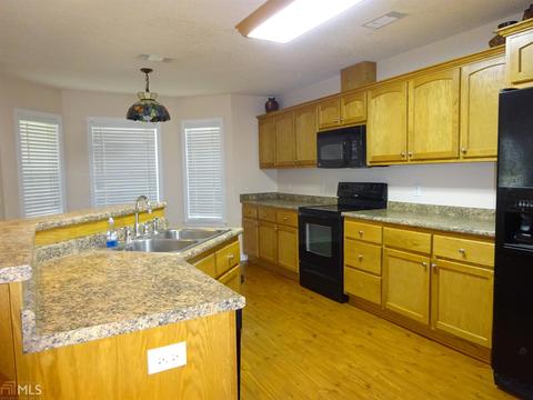 603 E James St, Claxton, GA 30417 photo 2
