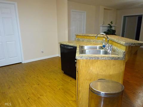 603 E James St, Claxton, GA 30417 photo 6