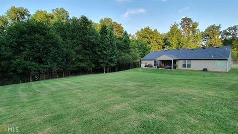 230 Falling Leaf Ln, Winder, GA 30680 photo 1