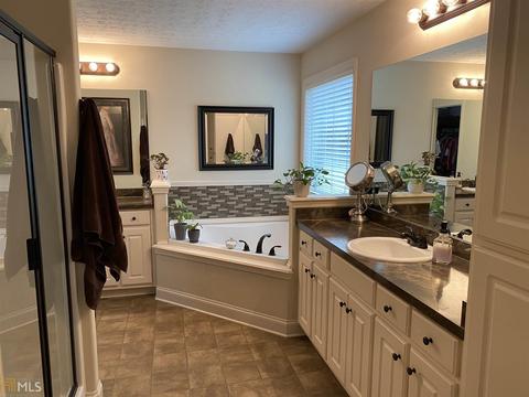 230 Falling Leaf Ln, Winder, GA 30680 photo 5