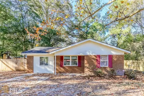 304 E 4th St, Springfield, GA 31329 photo 2