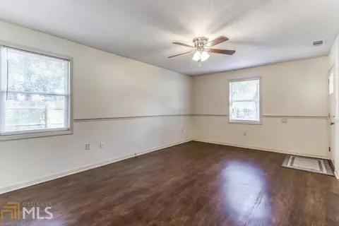 304 E 4th St, Springfield, GA 31329 photo 8