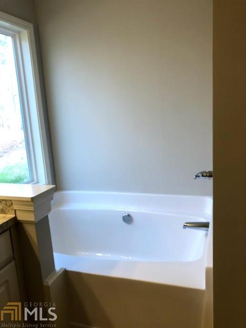 202 Paden Dr, Winder, GA 30680 photo 10