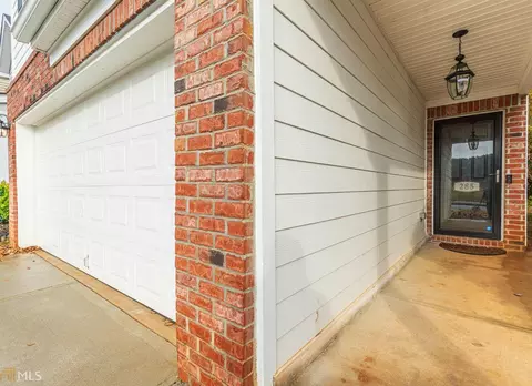 285 Crestfield Cir, Covington, GA 30016 photo 2