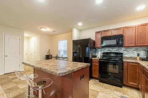 285 Crestfield Cir, Covington, GA 30016 photo 5