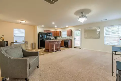 285 Crestfield Cir, Covington, GA 30016 photo 4