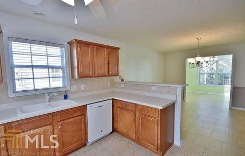 252 Memory Ln, Winder, GA 30680 photo 11
