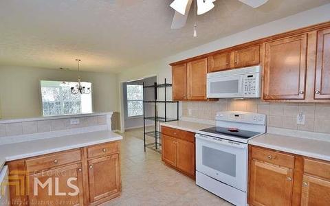 252 Memory Ln, Winder, GA 30680 photo 10