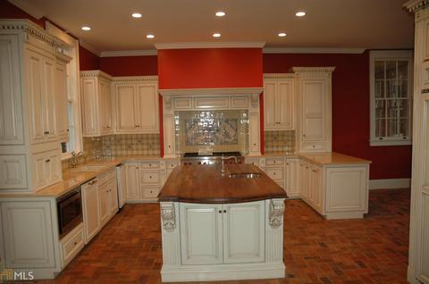 860 Piney Woods Dr, Lagrange, GA 30240 photo 2