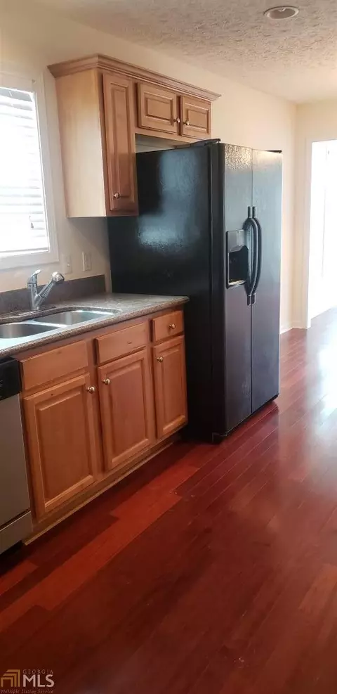 403 Creekside Dr, Lagrange, GA 30240 photo 2
