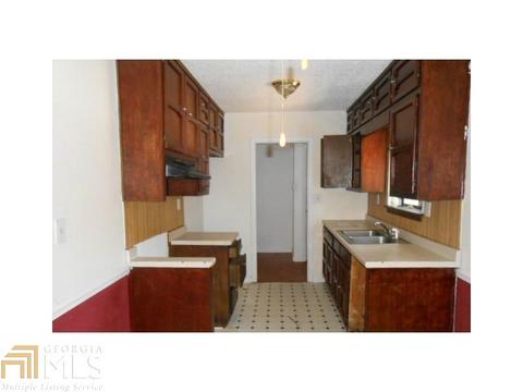 6862 Red Maple Dr, Rex, GA 30273 photo 2
