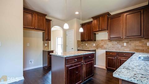 561 Toronto Cir, Hampton, GA 30228 photo 9
