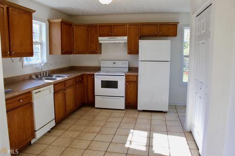 112 Powhatan Rd, Jackson, GA 30233 photo 4