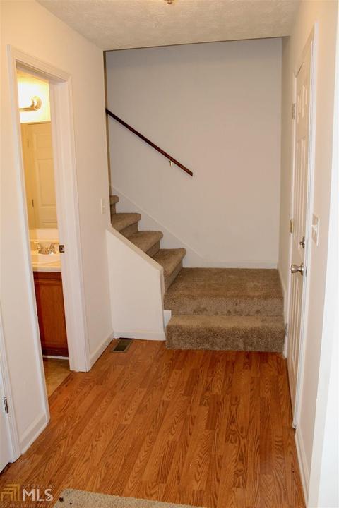 112 Powhatan Rd, Jackson, GA 30233 photo 6