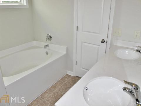 305 N Pointe Dr, Lagrange, GA 30241 photo 7