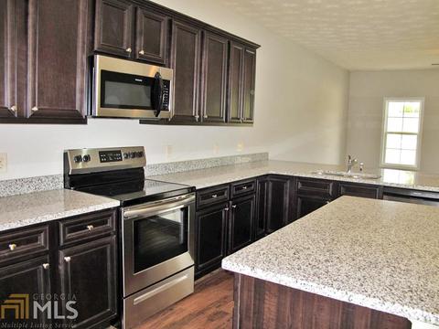 305 N Pointe Dr, Lagrange, GA 30241 photo 5