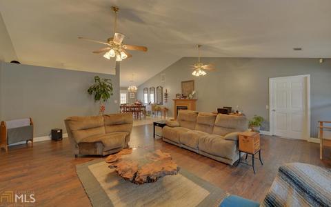 415 Oak Dr, Toccoa, GA 30577 photo 8