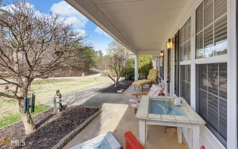 415 Oak Dr, Toccoa, GA 30577 photo 4
